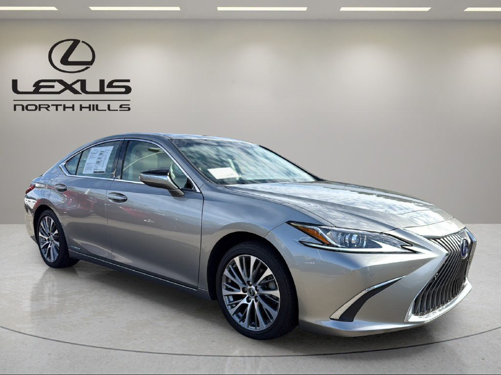 Used 2020 Lexus ES 300h w/ Premium Package FWD image 4