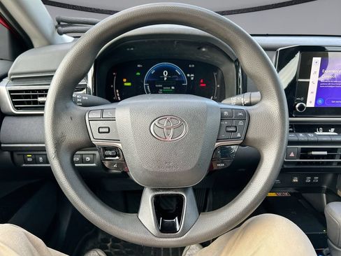 Used 2025 Toyota Camry LE FWD image 14
