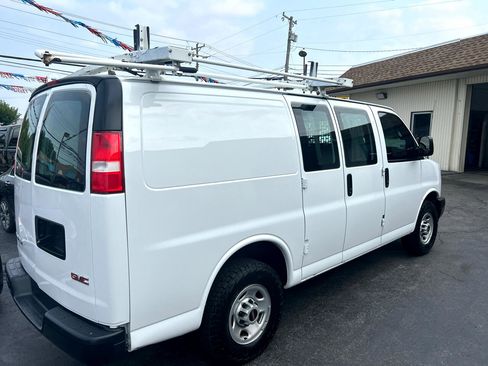 Used 2018 GMC Savana 2500 w/ Driver Convenience Package image 3