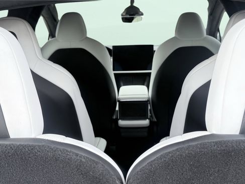 Used 2022 Tesla Model X Plaid AWD/4WD image 3
