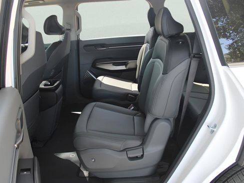 New 2026 Kia EV9 Light RWD image 40