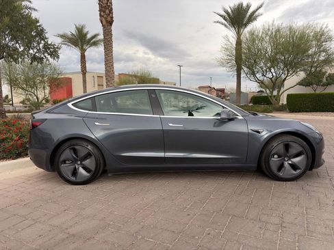 Used 2019 Tesla Model 3 Long Range image 2