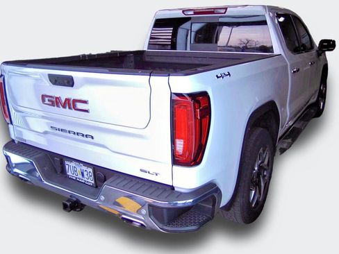 Used 2024 GMC Sierra 1500 SLT w/ SLT Premium Plus Package image 5