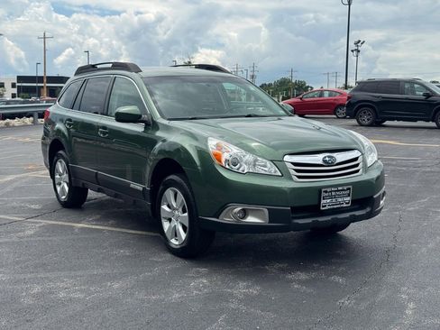 Used 2012 Subaru Outback 2.5i Premium w/ Popular Pkg 1B AWD/4WD image 2