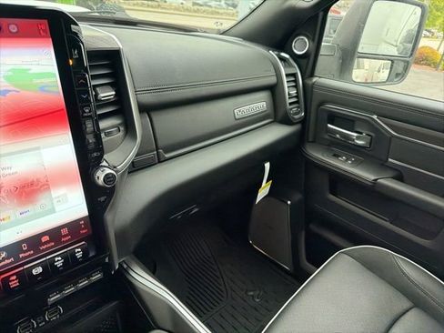 New 2026 RAM 2500 Laramie AWD/4WD image 20
