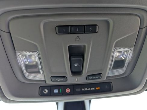 Used 2021 Chevrolet Silverado 1500 LTZ AWD/4WD image 15