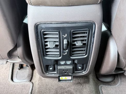 Used 2018 Jeep Grand Cherokee Overland AWD/4WD image 30