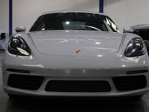 Used 2019 Porsche 718 Cayman S RWD image 5