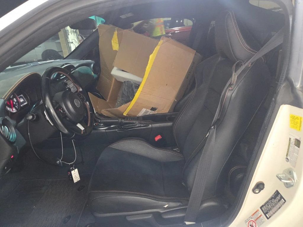 Used 2017 Toyota 86 860 Special Edition RWD image 9