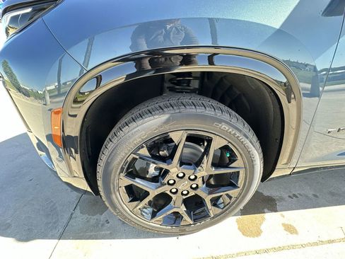 New 2026 Chevrolet Traverse RS w/ LPO, Floor Liner Package AWD/4WD image 34