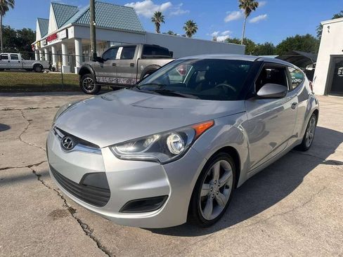Used 2015 Hyundai Veloster FWD image 1
