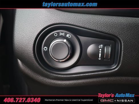Used 2023 Jeep Renegade Latitude AWD/4WD image 27