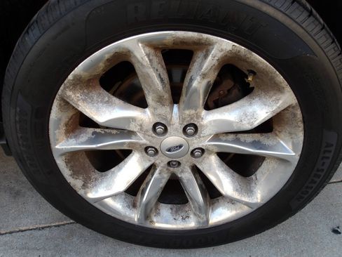 Used 2015 Ford Explorer XLT w/ Equipment Group 202A FWD image 28