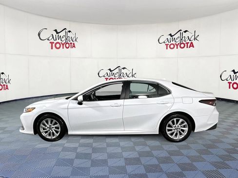 Used 2021 Toyota Camry LE image 4