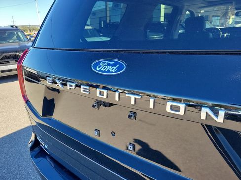 Used 2025 Ford Expedition Active image 7