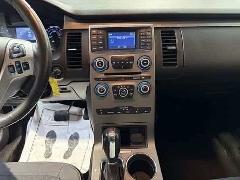 Used 2019 Ford Flex SE image 20