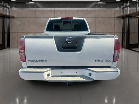 Used 2012 Nissan Frontier PRO-4X AWD/4WD image 5