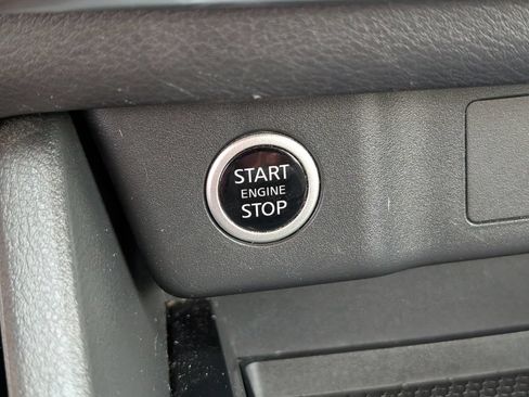 Certified 2023 Nissan Rogue SV FWD image 27