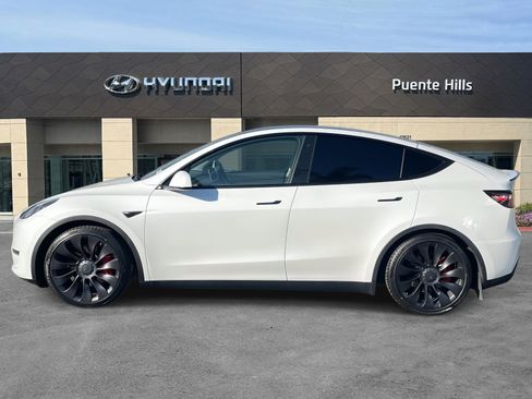 Used 2022 Tesla Model Y Performance image 3