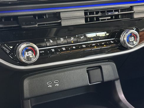 Used 2024 Honda Prologue Touring image 18