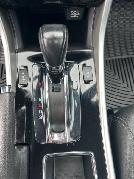 Used 2017 Honda Accord EX-L image 24