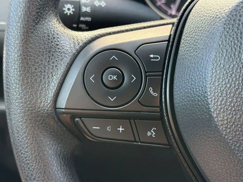 Used 2024 Toyota RAV4 XLE FWD image 17