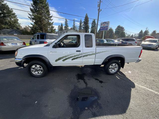 Used 1998 Nissan Frontier XE AWD/4WD image 1
