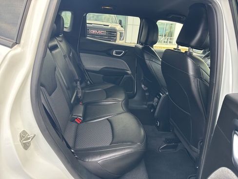 Used 2024 Jeep Compass Latitude image 22