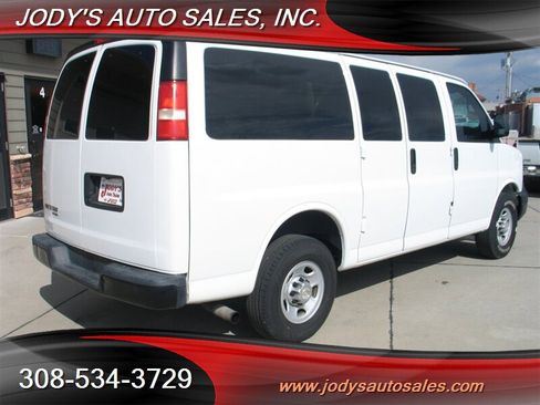 Used 2014 Chevrolet Express 2500 LS image 28