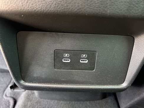 Used 2025 Nissan Rogue SV FWD image 18