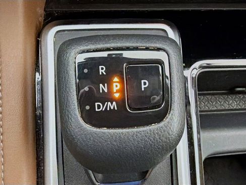 Used 2022 Nissan Pathfinder Platinum w/ Cargo Package image 43