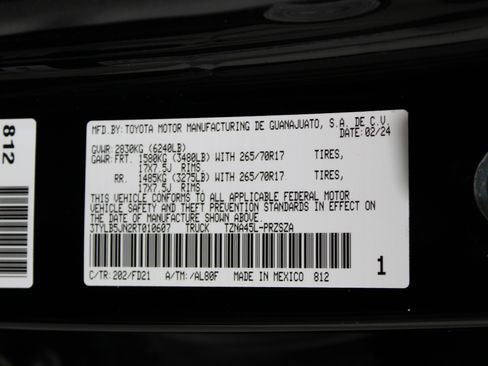 Used 2024 Toyota Tacoma TRD Off-Road AWD/4WD image 43