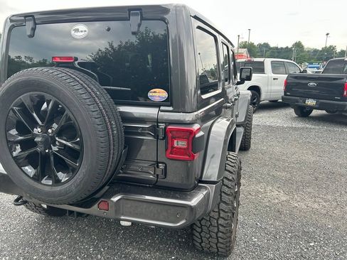 Used 2021 Jeep Wrangler Unlimited Sahara AWD/4WD image 9