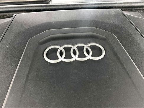 Used 2019 Audi Q8 Prestige AWD/4WD image 33