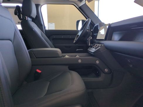 New 2025 Land Rover Defender 110 S image 25