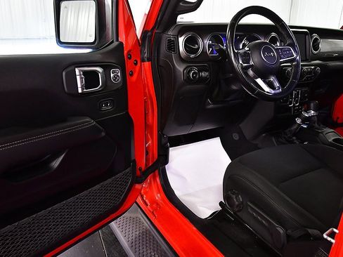 Used 2022 Jeep Wrangler Unlimited Sahara w/ Dual Top Group image 13