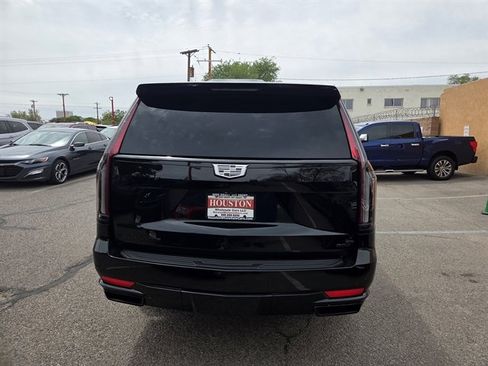 Used 2022 Cadillac Escalade Sport Platinum w/ LPO, ONYX Package AWD/4WD image 2