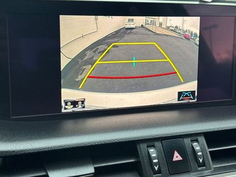 Used 2021 Lexus ES 300h w/ Premium Package image 16