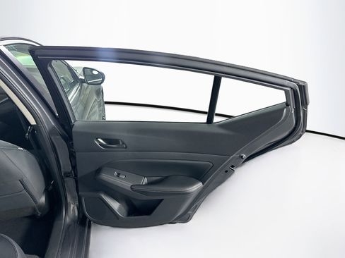 Used 2025 Nissan Altima 2.5 SV image 28