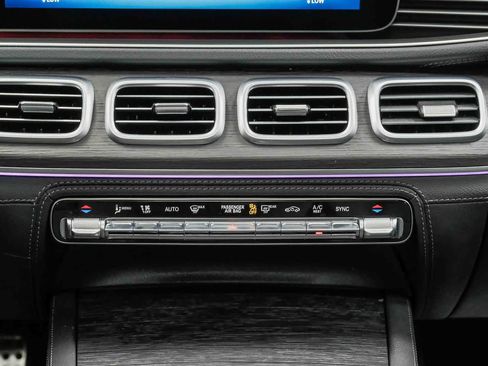 Certified 2026 Mercedes-Benz GLS 450 4MATIC image 18