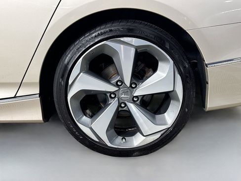 Used 2019 Honda Accord Touring image 35