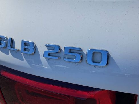 Used 2023 Mercedes-Benz GLB 250 4MATIC w/ Premium Package image 29