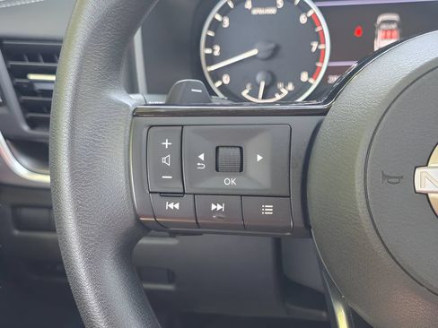 Used 2023 Nissan Rogue SV AWD/4WD image 18