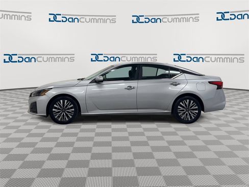 Used 2023 Nissan Altima 2.5 SV image 5