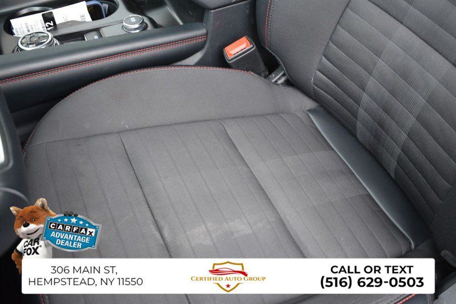 Used 2025 Ford Explorer ST-Line w/ ST-Line Street Pack AWD/4WD image 12