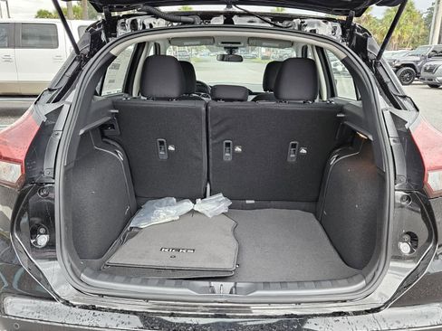 New 2025 Nissan Kicks Play S image 6