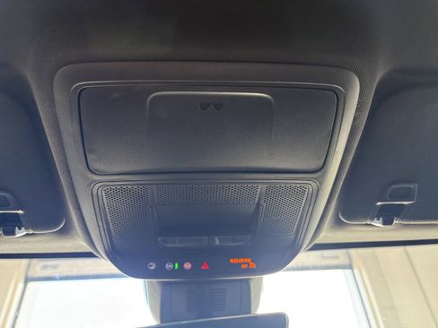 Used 2025 Chevrolet Equinox LT w/ Convenience Package II FWD image 18