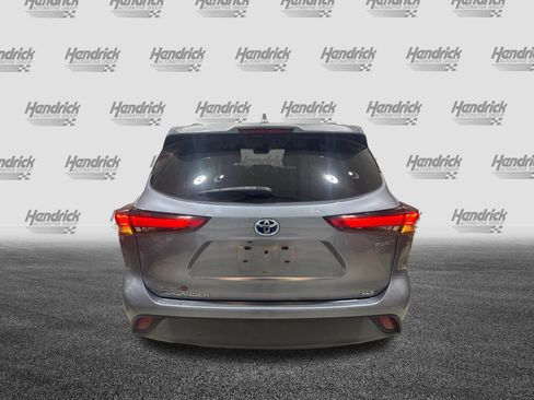 Used 2022 Toyota Highlander XLE FWD image 48