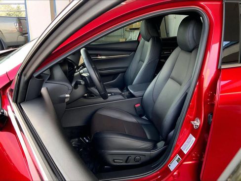 Used 2024 MAZDA MAZDA3 Hatchback w/Premium Plus Pkg image 8