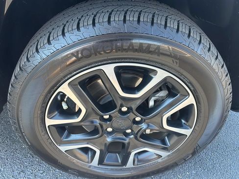 Used 2019 Jeep Compass Sport AWD/4WD image 31
